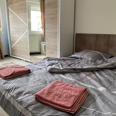 Capital Apartment Prishtina Пристина Екстериор снимка
