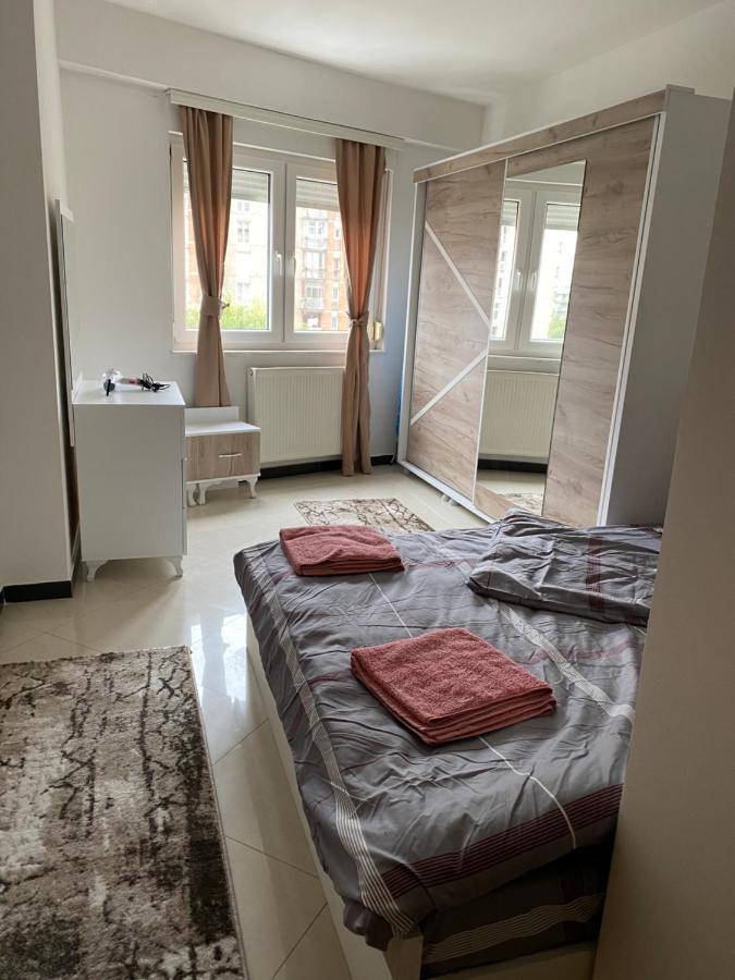 Capital Apartment Prishtina Пристина Екстериор снимка