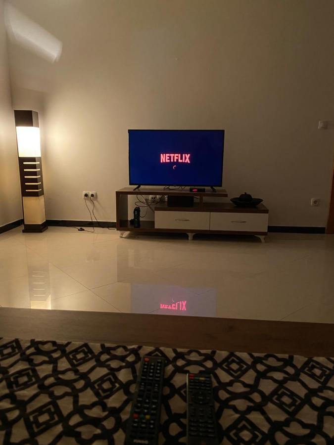 Capital Apartment Prishtina Пристина Екстериор снимка
